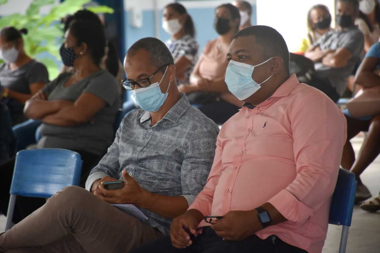 Camacã: Prefeito, Jurídico e Consultoria se reúnem com professores e APLB para dar informação sobre o reajuste do piso salarial